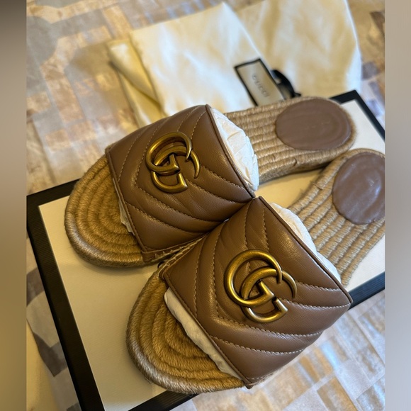 Gucci Rose Porcelain Espadrille Slides - Picture 5 of 7